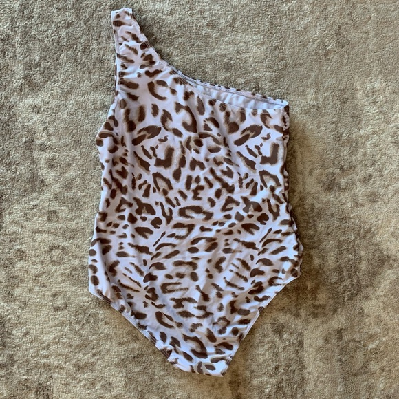 Leopard One Shoulder Swimsuit- Size Large - Picture 2 of 4